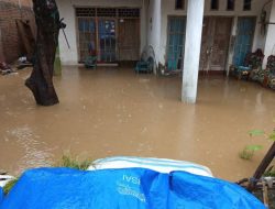 Bupati H. Jarot Perintahkan BPBD Segera Bantu Korban Banjir Desa Serading