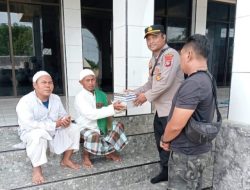 Kapolsek Labangka Bagikan Hibah Mushaf Al-Qur’an dan Iqro ke TPQ