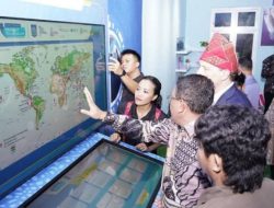 Sekda Sumbawa Dampingi Dubes Prancis Resmikan Pusat Edukasi Hiu Paus di Tarano