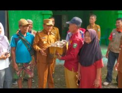 Wabup H. Ansori Turun Langsung Bantu Korban Banjir di Desa Serading