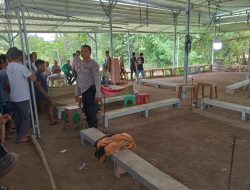 Polsek Moyo Hilir Bubarkan Judi Sabung Ayam