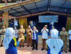 Momen MPLS Ramah 2025, Mendikdasmen Motivasi Siswa SMPN 1 Sumbawa