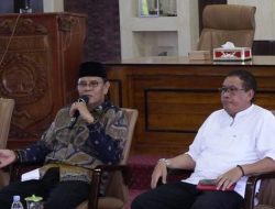 Bupati Sumbawa Beri Reward Sapi bagi Petani yang Menanam Pohon di Lahan Miring 1 Hektare