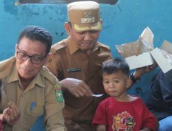 Wabup Sumbawa Serahkan Bantuan untuk Korban Kebakaran Panti Asuhan Al-Mizan