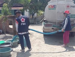 PMI Sumbawa Siaga Bantu Warga Atasi Krisis Air Bersih, Salurkan Hingga 30 Ribu Liter Setiap Hari
