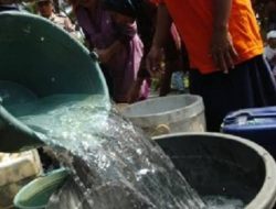 Perumdam Batulanteh Salurkan 4.000 Liter Air Bersih untuk Warga Kampung Padak