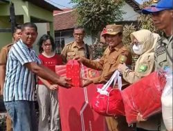 Wabup Sumbawa Salurkan Bantuan untuk Korban Kebakaran dan Puting Beliung