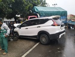 Truk Banting Stir Hindari Dump Truck, Satu Penumpang Expander Tewas di Lopok