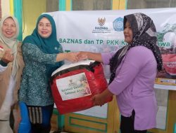 Hj. Ida Fitria Jarot Salurkan Bantuan bagi Korban Banjir Tarano dan Badas