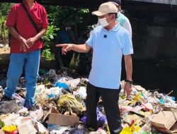 Atasi TPS Liar, Wabup Ansori Terjunkan Alat Berat Evakuasi Tumpukan Sampah di Kecamatan Utan