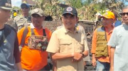 Wabup Sumbawa Salurkan Bantuan dan Pastikan Pembangunan Kembali Rumah Korban Kebakaran Pemangong