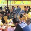 Wabup Ansori Pilih Lesehan Bareng Petugas Kebersihan, Maknai Hari Buruh dengan Kepedulian Nyata