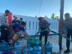 Sat Samapta Polres Sumbawa Salurkan Bantuan Air Bersih