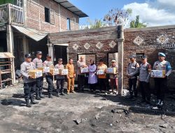 Polsek Lape Berikan Bantuan Sosial bagi Korban Kebakaran di Desa Labuhan Kuris
