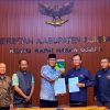 Pemkab Sumbawa Tanda Tangani MoU Hilirisasi Ayam Terintegrasi dengan PT Berdikari
