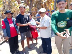 Wabup Serahkan Bantuan untuk Pasutri Korban Kebakaran di Bajo Medang