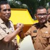 Serahkan 7 Kontainer Sampah di Utan, Wabup H. Ansori Tekankan Efektifitas Uang Rakyat