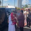 Kre Alang Sumbawa Mendunia, Putri Mahkota Swedia Victoria Disambut dengan Tenun Khas Sumbawa