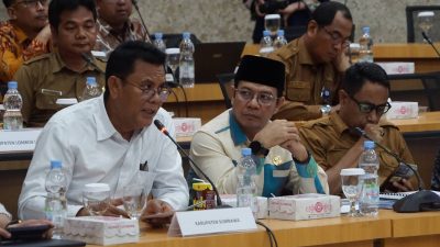 Bupati Syarafuddin Jarot Terus Perjuangkan Listrik Hingga Pelosok